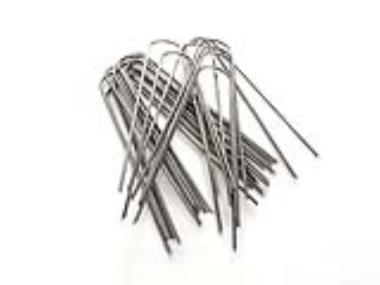 Műfű leszúrótüske